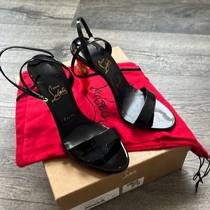 Lipqueen Ankle Strap Sandal
CHRISTIAN LOUBOUTIN